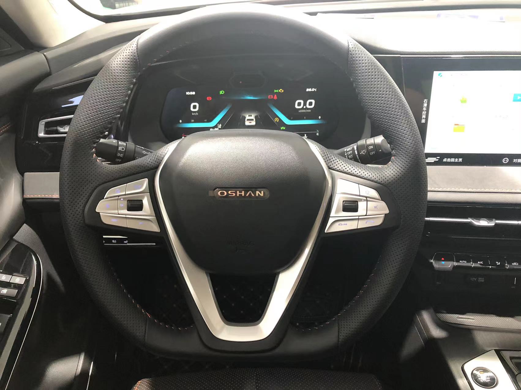 1011 实拍欧尚4+2.jpg